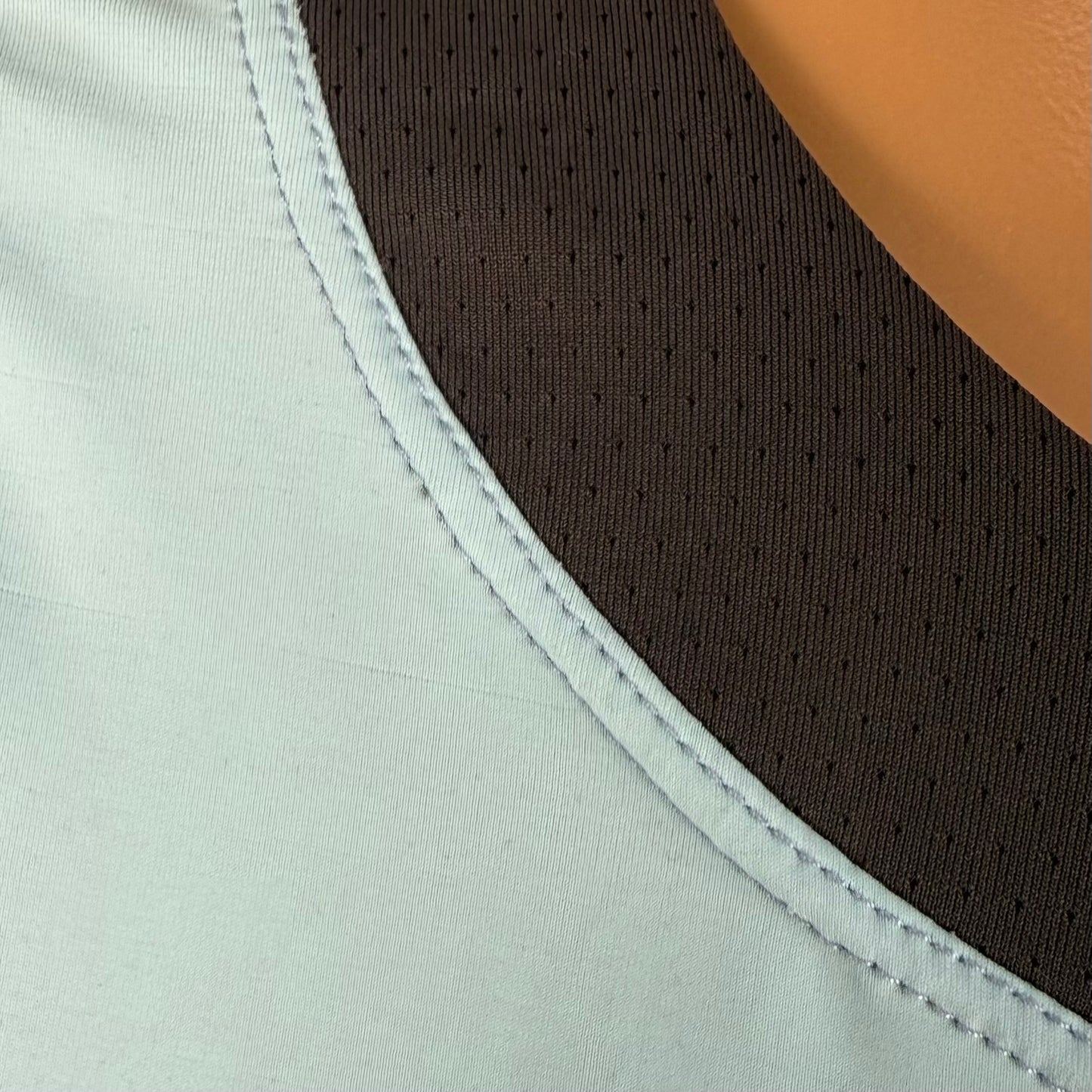 UltraFlexCool Two‑Tone Mesh Tank – Lightweight Breathability for Training & Lifestyle