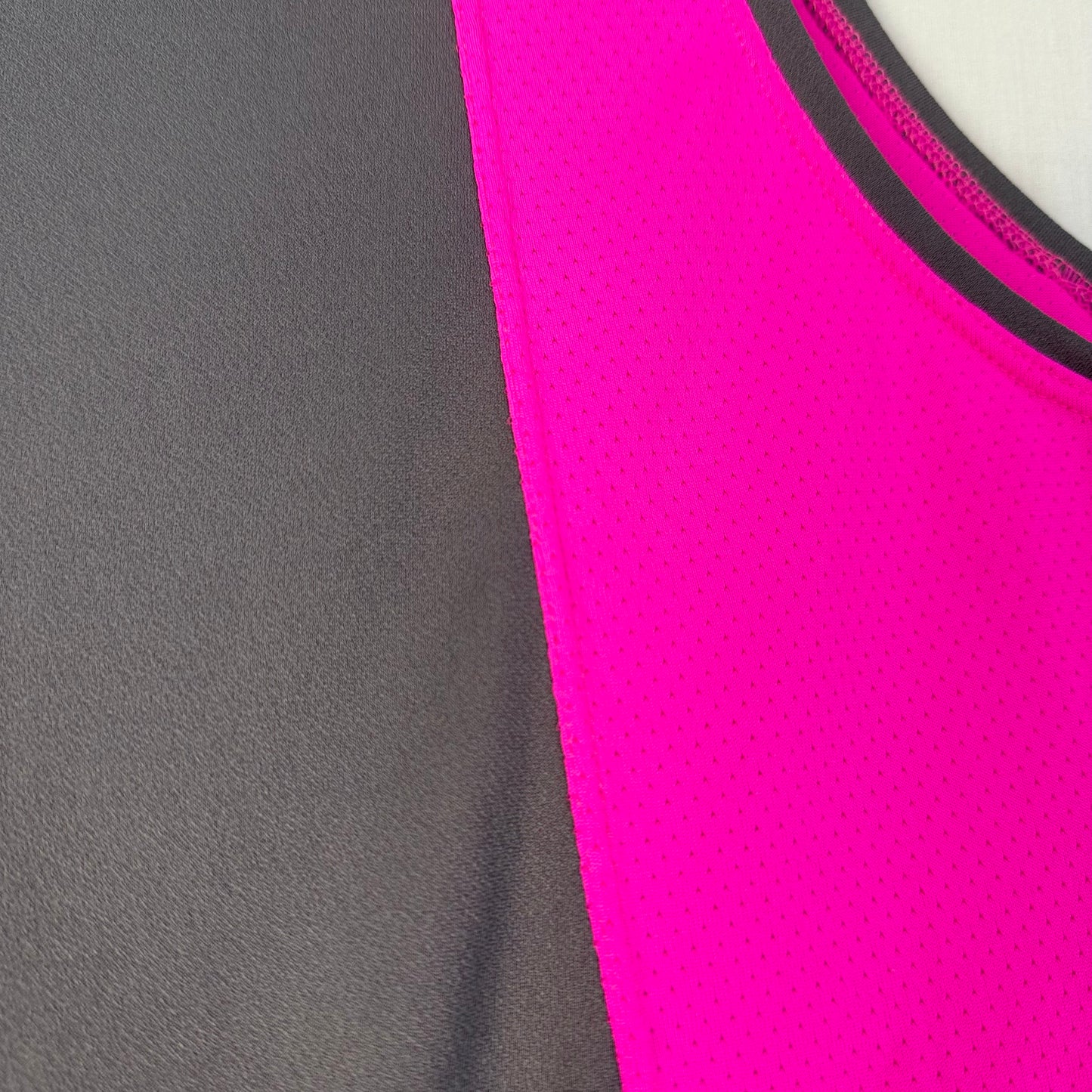 UltraFlexCool Two‑Tone Mesh Tank – Lightweight Breathability for Training & Lifestyle